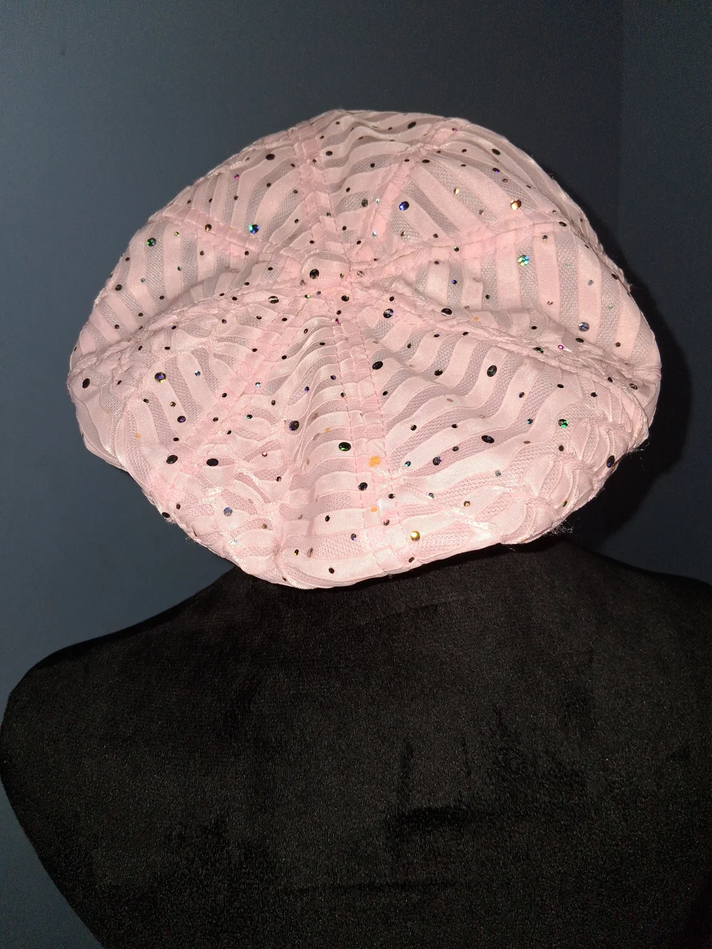 🩷 NWOT Womens Pink Sequin Newsboy Cap Hat Halloween Party Fun Bling Sequins - Picture 2 of 3